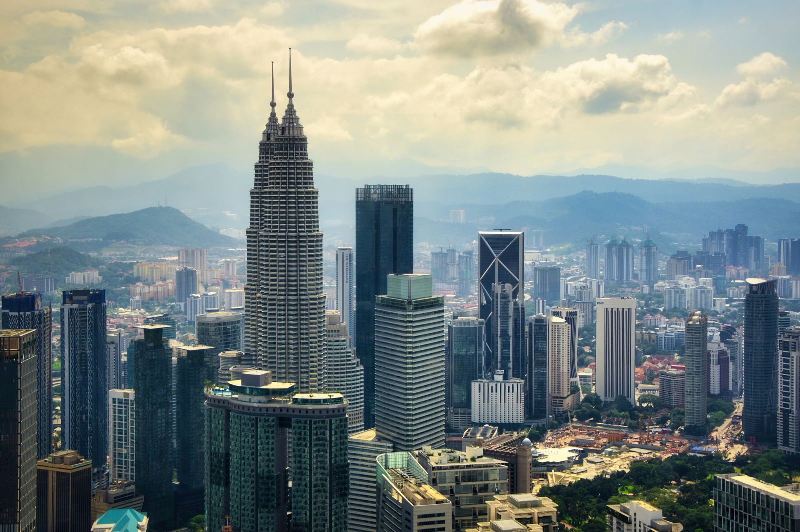 Kuala Lumpur skyline with the Petronas Towers, host city of Seatrade Cruise Asia 2026